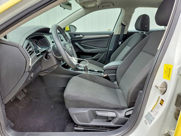 2019 VOLKSWAGEN JETTA S, SE, R-Line — DENT