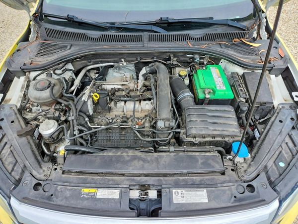 2019 VOLKSWAGEN JETTA S, SE, R-Line — Engine bay