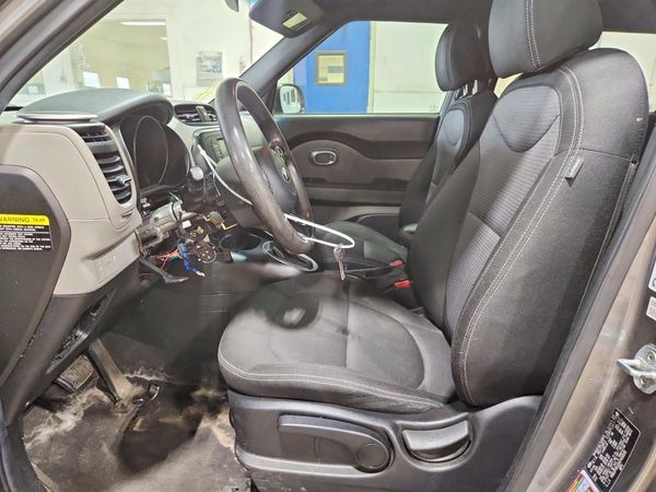 2017 KIA SOUL Plus — DENT