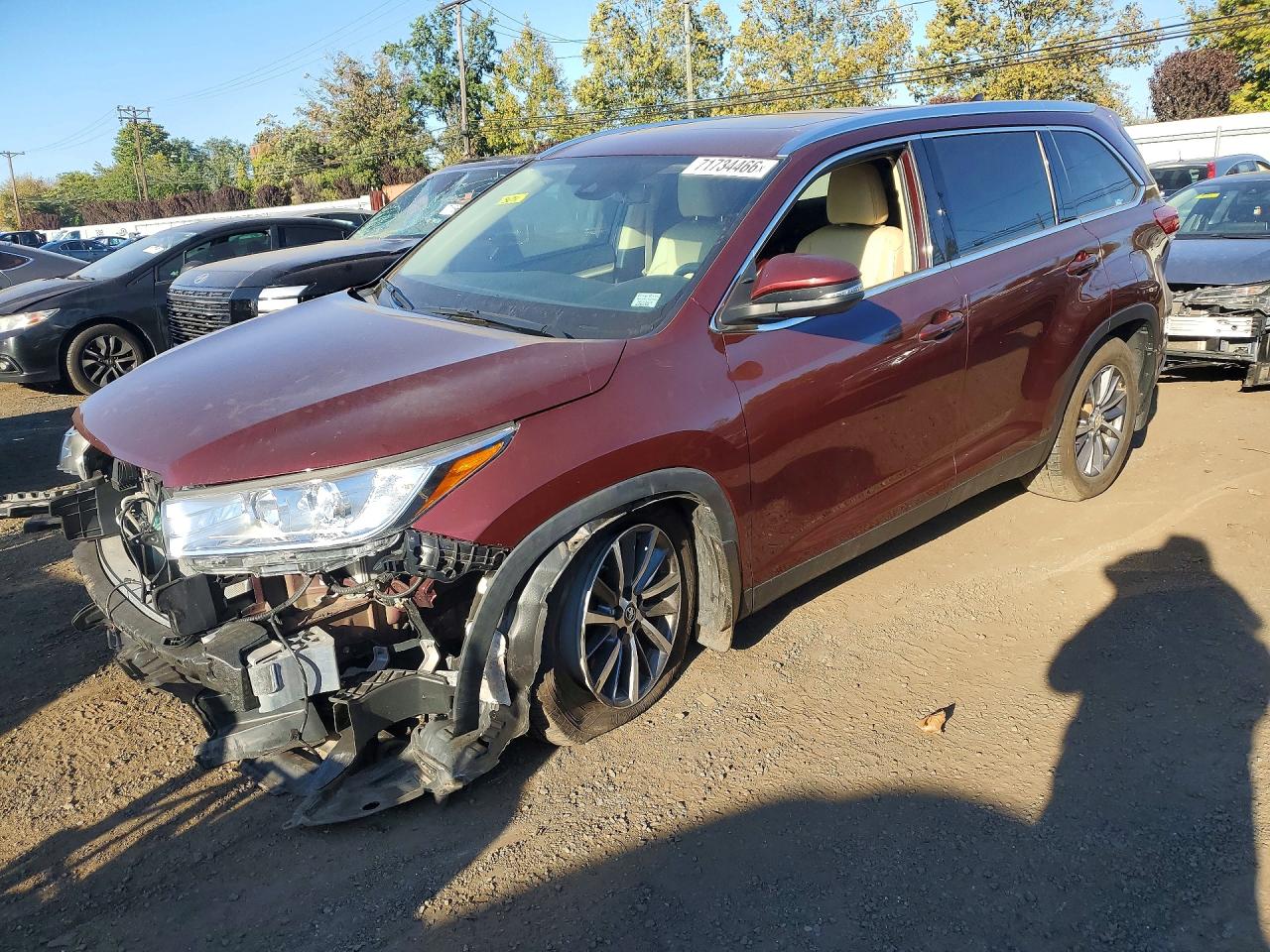 2019 TOYOTA HIGHLANDER SE/XLE — Front 3/4