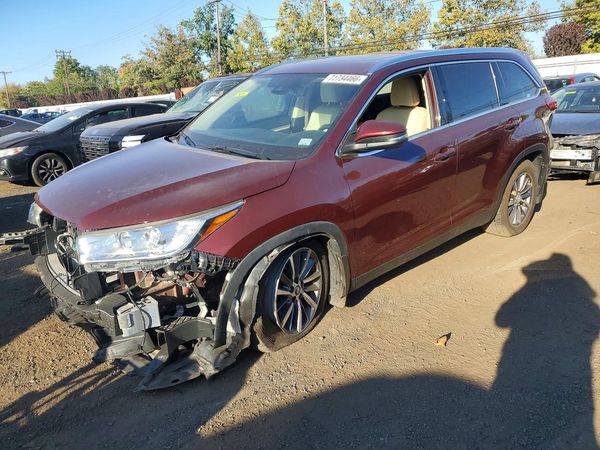 2019 TOYOTA HIGHLANDER SE/XLE — Front 3/4