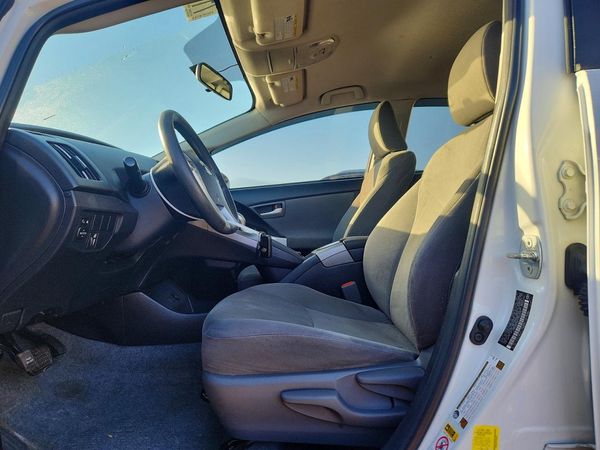 2015 TOYOTA PRIUS — DENT