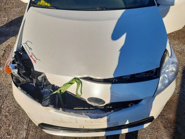 2015 TOYOTA PRIUS — Engine bay