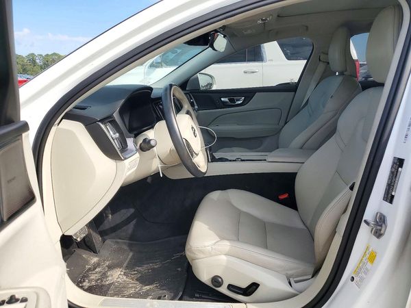 2019 VOLVO S60 Momentum — DENT