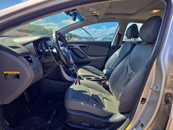 2015 HYUNDAI ELANTRA GLS(Middle) — DENT