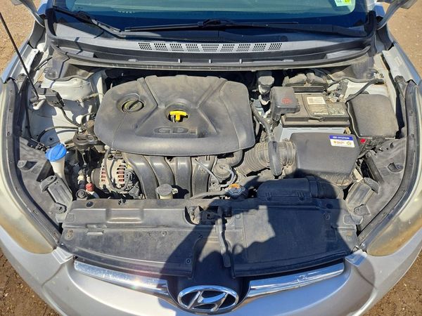2015 HYUNDAI ELANTRA GLS(Middle) — Engine bay
