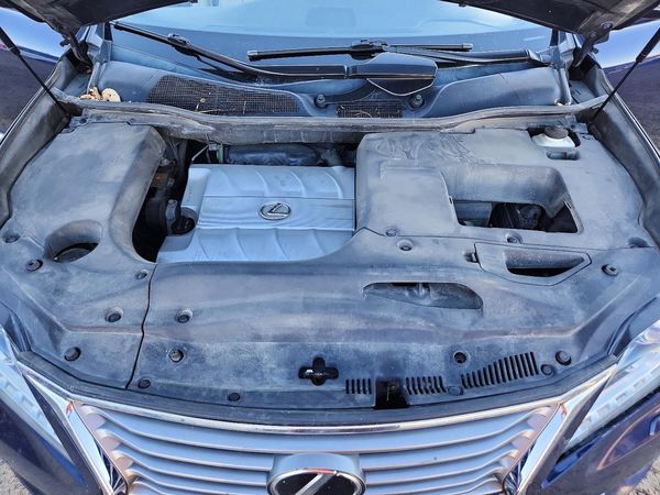 2015 LEXUS RX — Engine bay