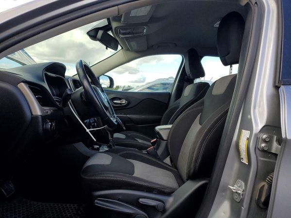 2016 JEEP CHEROKEE Sport — DENT