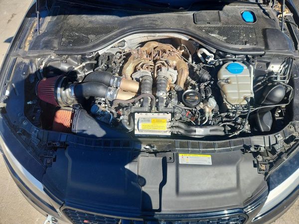2013 AUDI S7/RS7 w/ Innovation Pkg — Engine bay