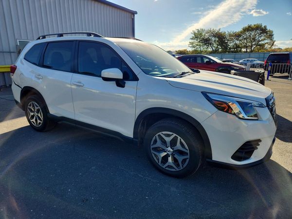 2024 SUBARU FORESTER Premium Base — Passenger 3/4