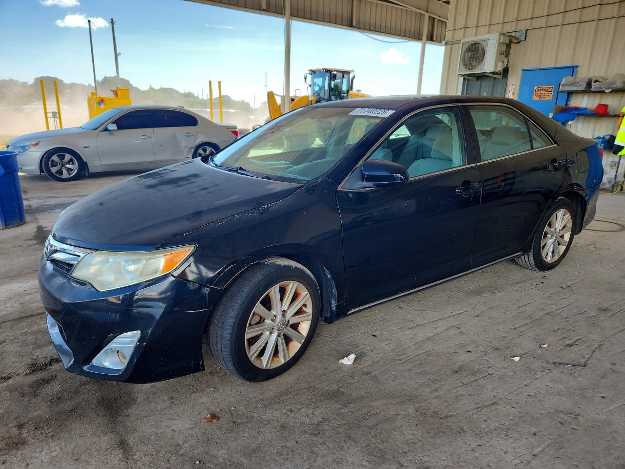 2013 TOYOTA CAMRY — Front 3/4