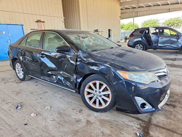 2013 TOYOTA CAMRY — Passenger 3/4