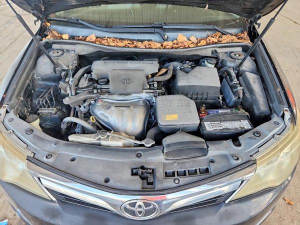 2013 TOYOTA CAMRY — Engine bay