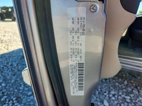 2016 DODGE GRAND CARAVAN SXT — VINS