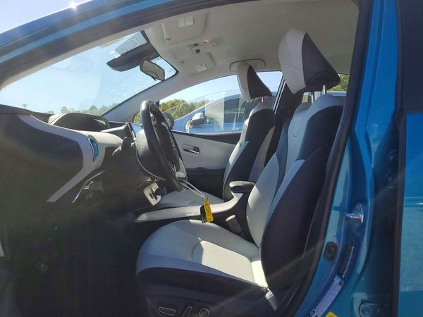 2018 TOYOTA PRIUS Plus/Premium/Advanced — DENT