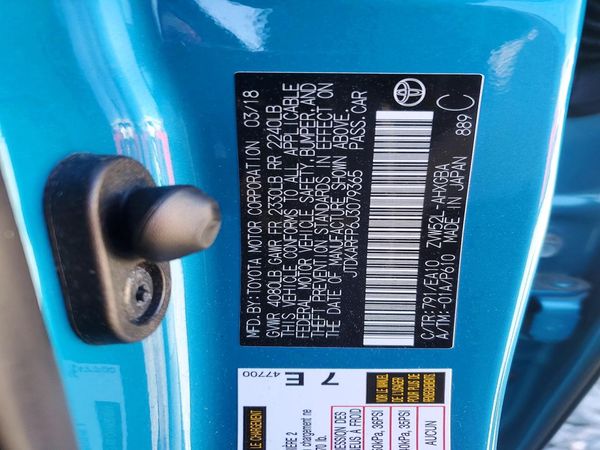 2018 TOYOTA PRIUS Plus/Premium/Advanced — VINS
