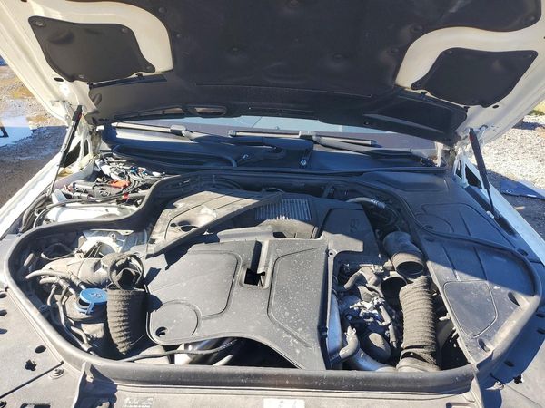 2015 MERCEDES-BENZ S S550 — Engine bay