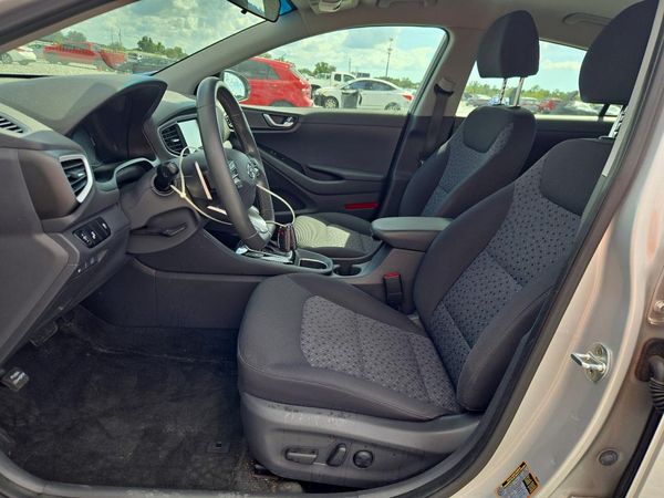 2018 HYUNDAI IONIQ SEL, SEL w/Tech (HEV) — DENT