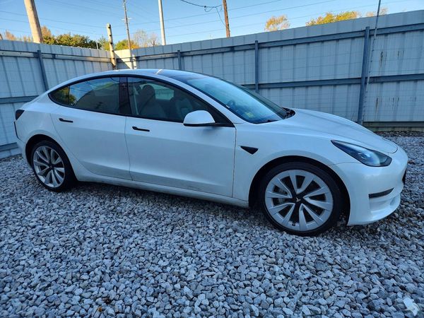 2023 TESLA MODEL 3 — Passenger 3/4