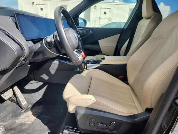 2025 BMW X3 30 xDrive — DENT