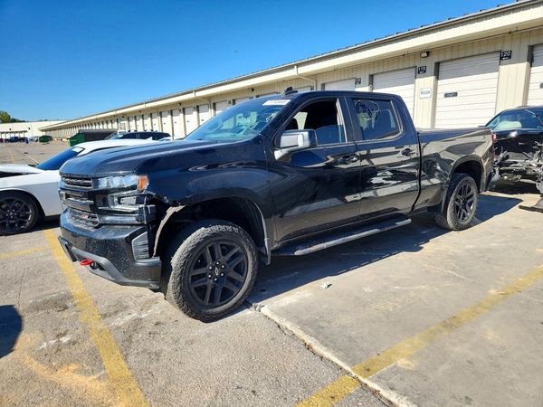 2021 CHEVROLET SILVERADO Trail Boss - LT — Front 3/4