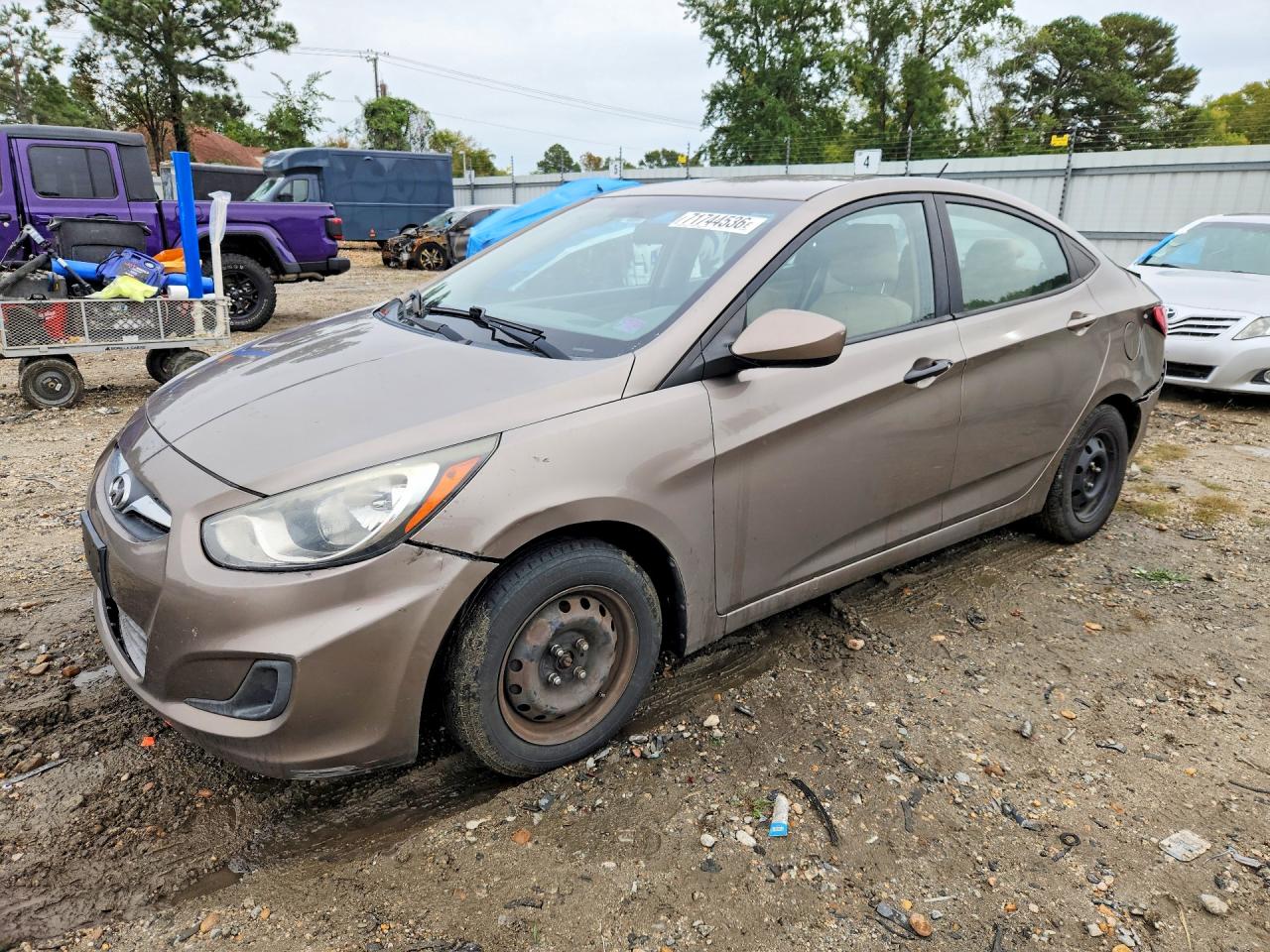 2013 HYUNDAI ACCENT GLS, GS — Front 3/4