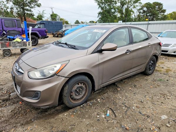 2013 HYUNDAI ACCENT — DSFA — Front 3/4