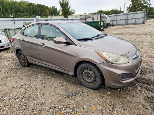 2013 HYUNDAI ACCENT GLS, GS — Passenger 3/4