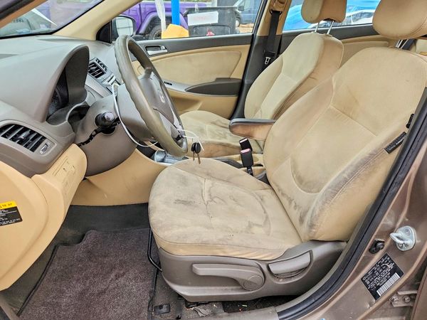 2013 HYUNDAI ACCENT GLS, GS — DENT