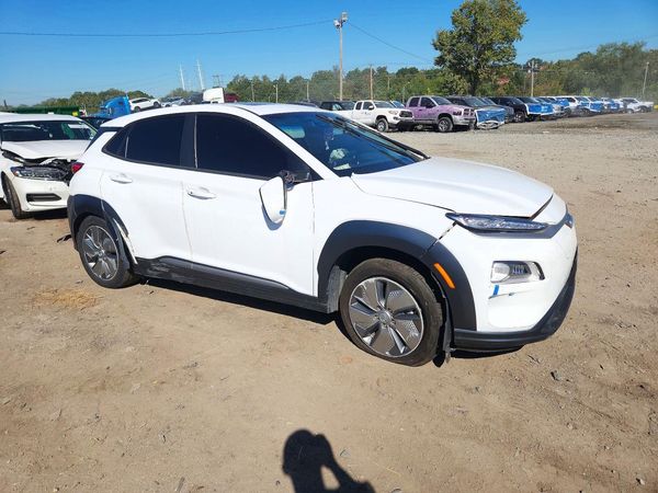 2021 HYUNDAI KONA Limited — Passenger 3/4