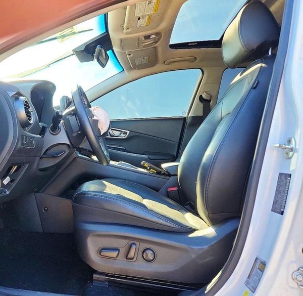 2021 HYUNDAI KONA Limited — DENT