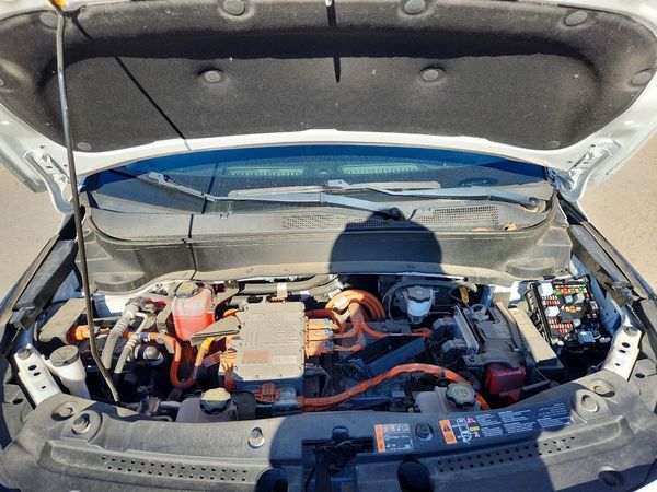 2023 CHEVROLET BOLT LT — Engine bay