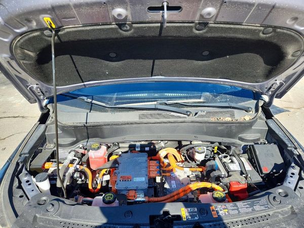 2023 CHEVROLET BOLT LT — Engine bay