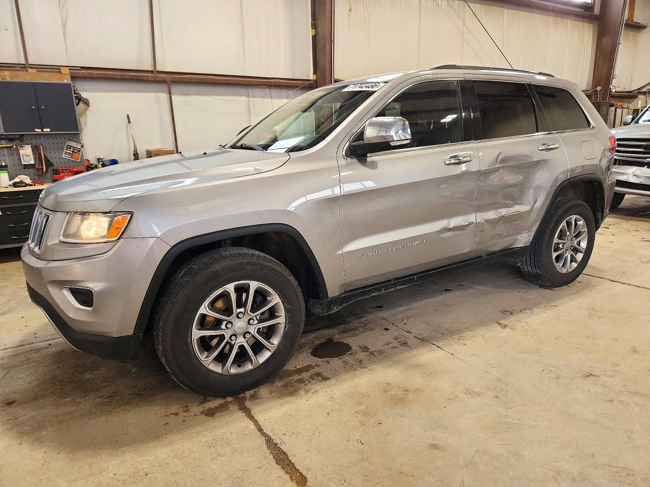 2016 JEEP GRAND CHEROKEE Limited — Front 3/4