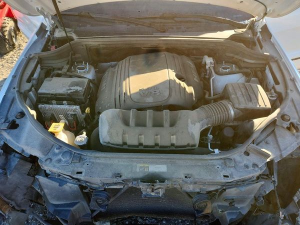 2020 JEEP CHEROKEE Limited — Engine bay