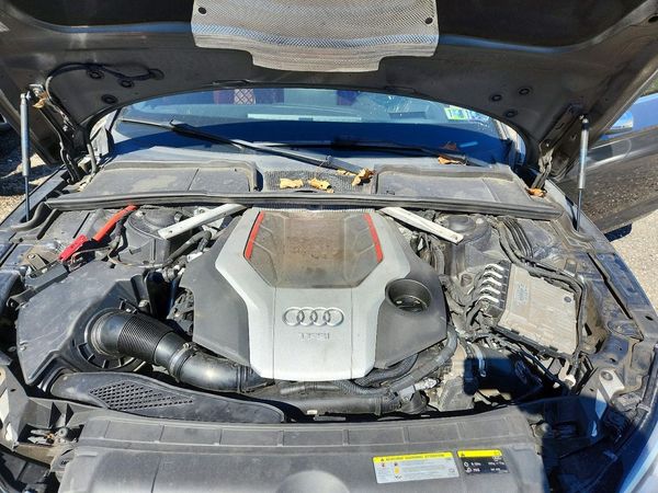 2018 AUDI S5/RS5 — Engine bay