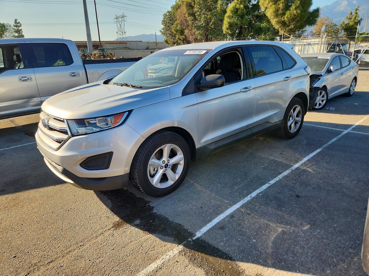 2018 FORD EDGE SE — Front 3/4