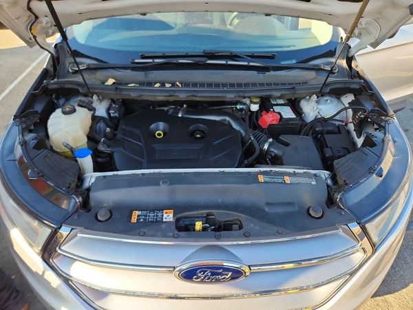 2018 FORD EDGE SE — Engine bay
