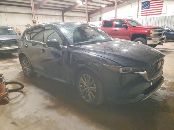 2025 MAZDA CX-5 Signature — Passenger 3/4