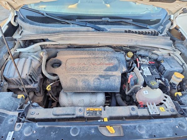 2020 JEEP RENEGADE SPORT — Engine bay