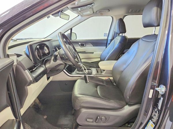2024 KIA CARNIVAL LX, LX Seat Package — DENT