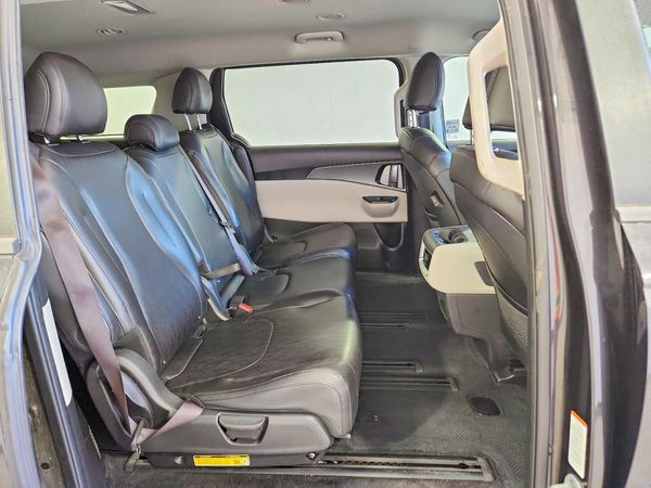 2024 KIA CARNIVAL LX, LX Seat Package — PSRS