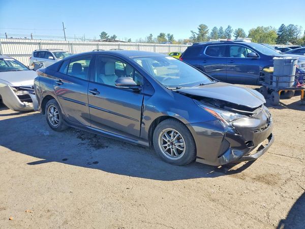 2017 TOYOTA PRIUS — Passenger 3/4