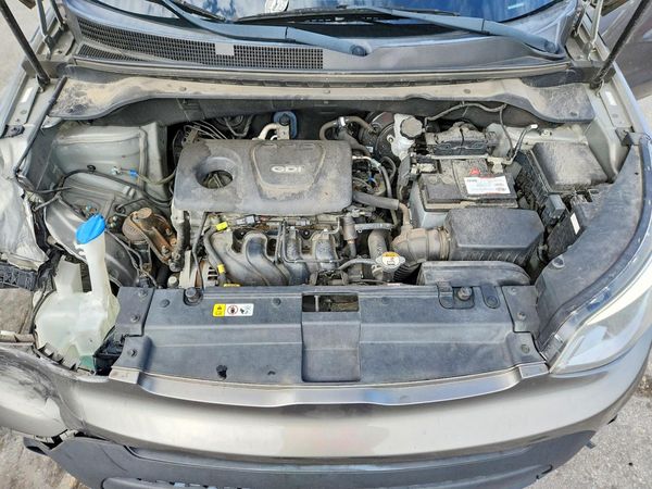 2018 KIA SOUL Base — Engine bay