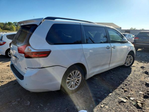 2015 TOYOTA SIENNA — PSRA