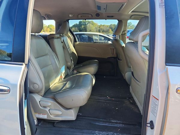 2015 TOYOTA SIENNA — PSRS