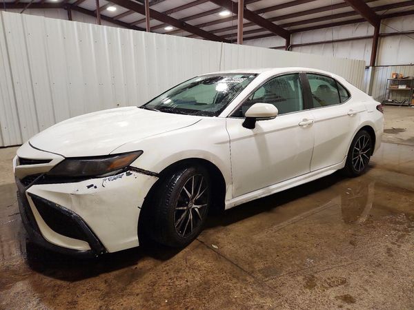 2022 TOYOTA CAMRY SE — Front 3/4