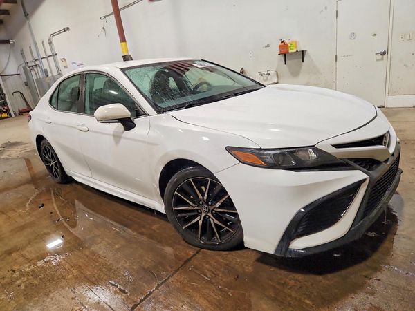 2022 TOYOTA CAMRY SE — Passenger 3/4