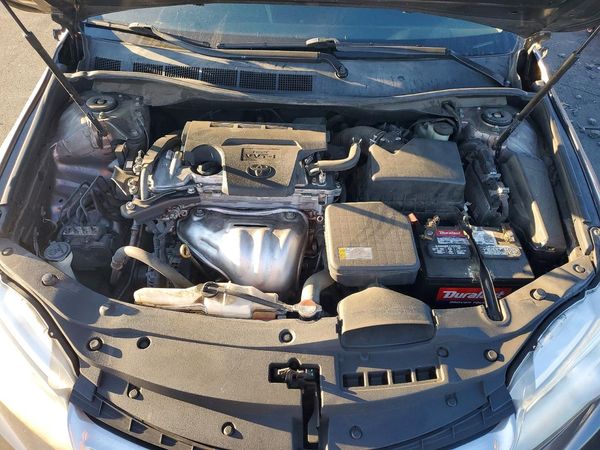 2016 TOYOTA CAMRY — Engine bay
