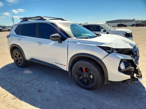 2026 NISSAN ROGUE SV — Passenger 3/4